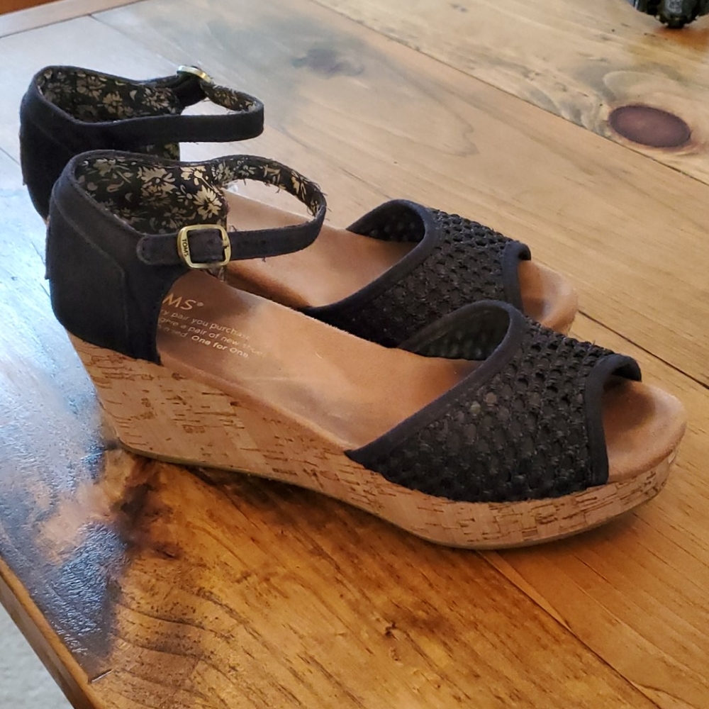 Toms wedge espadrille peep toe sandals-size 6